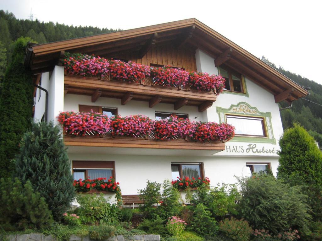 Haus Hubert Arzl im Pitztal Exterior foto